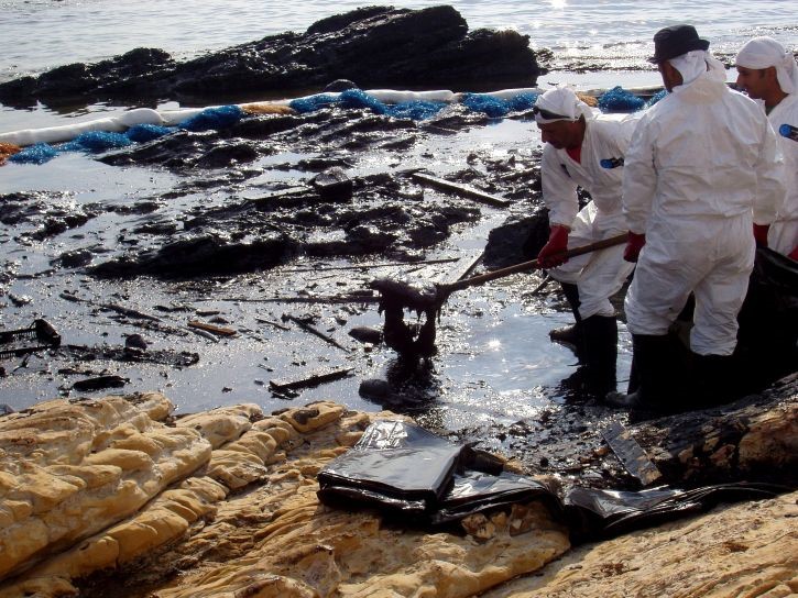 英国石油公司BPBOB海上钻井平台再发漏油事故