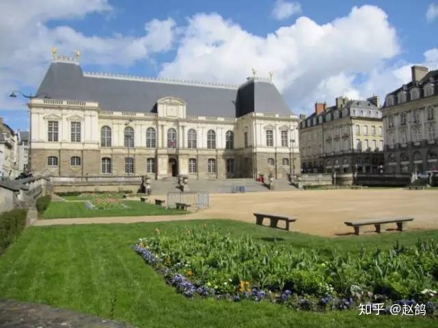 权威BOB排名法国最安全的五座留学城市