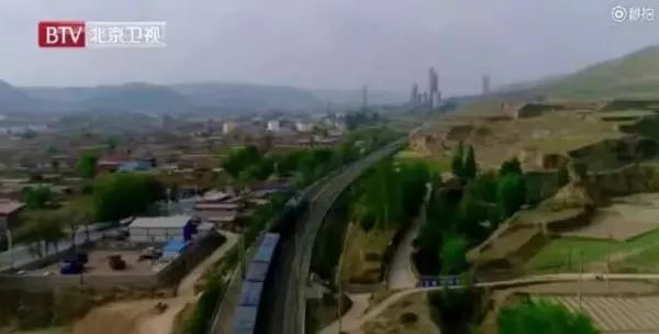 中国铁路BOB人兰渝铁路大动脉岭隧道历时9年完工