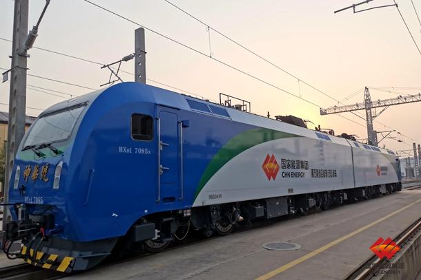 
BOB中国重载铁路再添新成员瓦日线成功开行万吨重载列车(图)